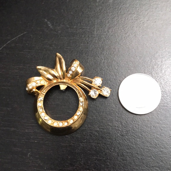 EUC Coro Vintage Brooch - Picture 3 of 6